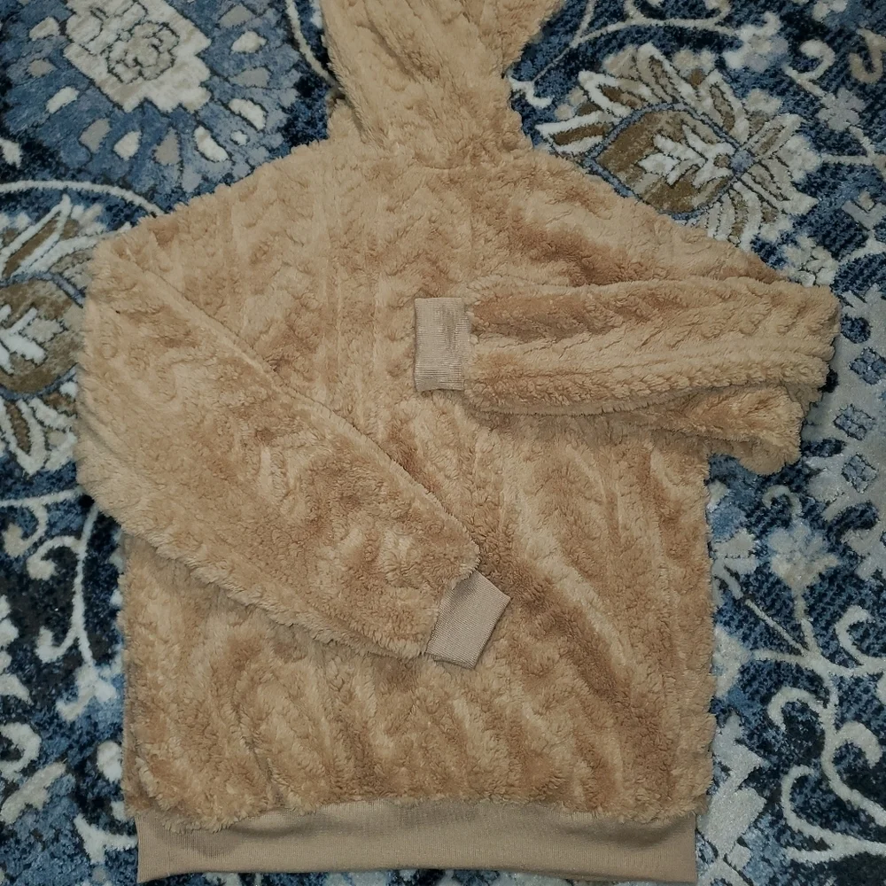 Super Soft Boutique Brand Hooded Sweatshirt - Picture 3 of 10